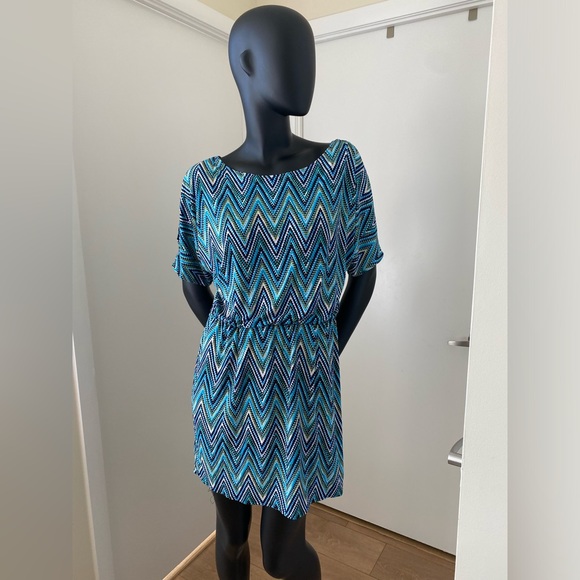 Mini Beach Dress with Cut-outs - Picture 5 of 6